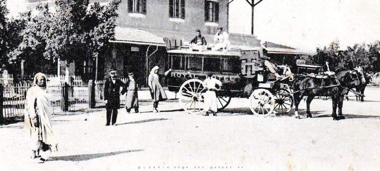 1884- Biskra - La Gare - La Diligence du Royal Hotel2.jpg